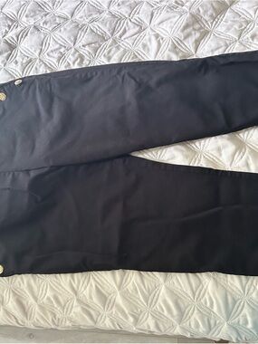 4/$50 counterparts Black Stretch Slim Capri Pants size L